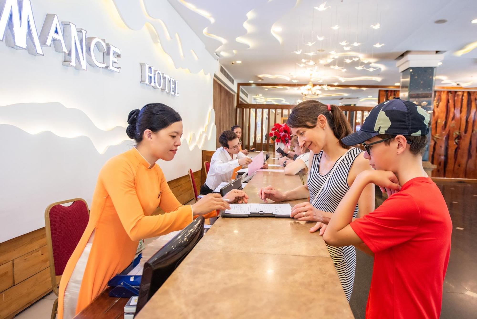 浪漫之旅酒店 顺化 外观 照片